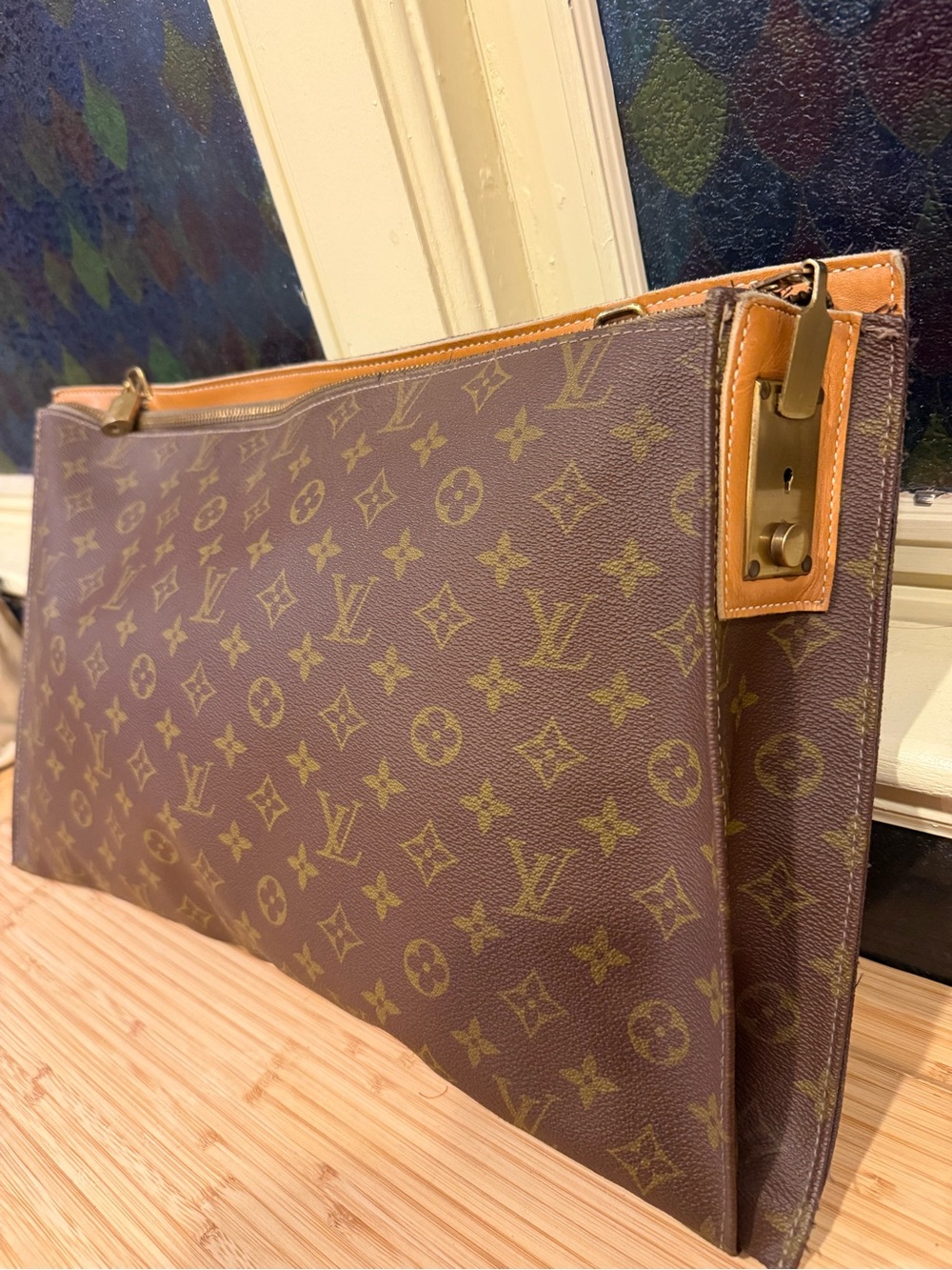 Gorgeous,  Louis Vuitton 1970 Monogram Canvas Clutch